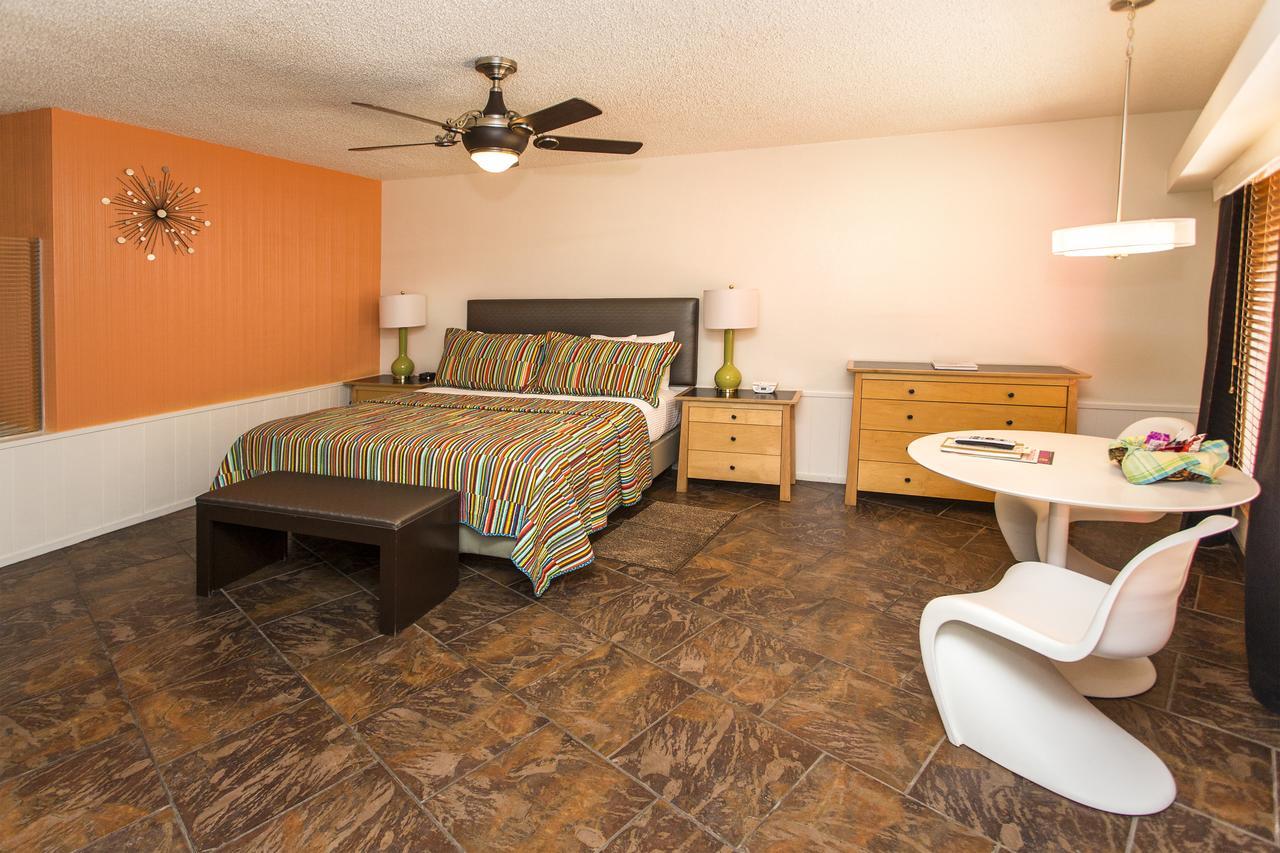Hotel Desert Riviera