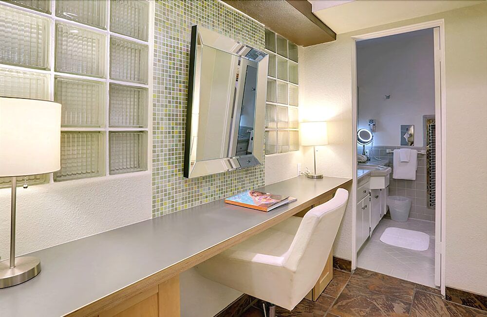 Desert Riviera Hotel 3*